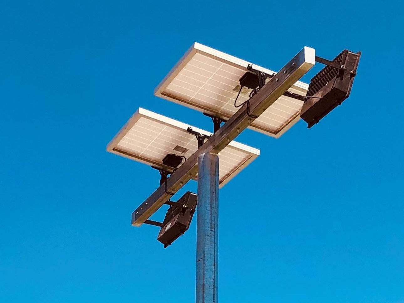 commercial solar flood lights